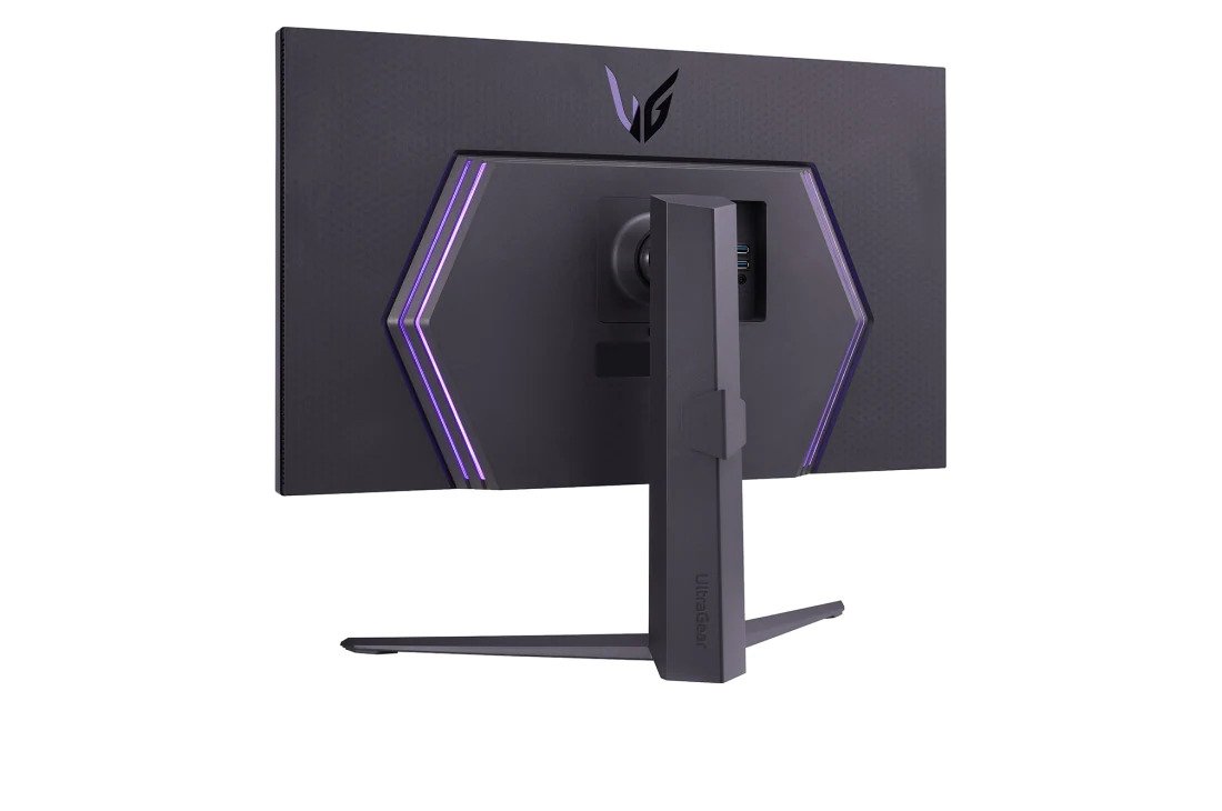 LG 32GQ950 32" 4K Monitor thumbnail 4
