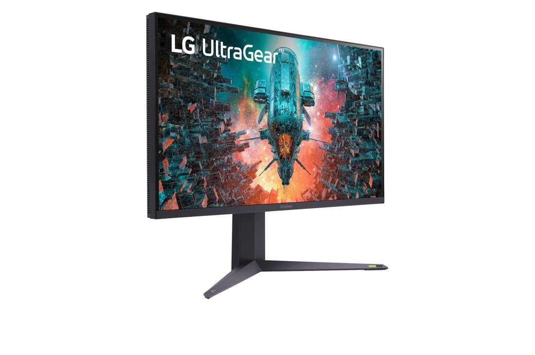 LG 32GQ950 32" 4K Monitor thumbnail 5