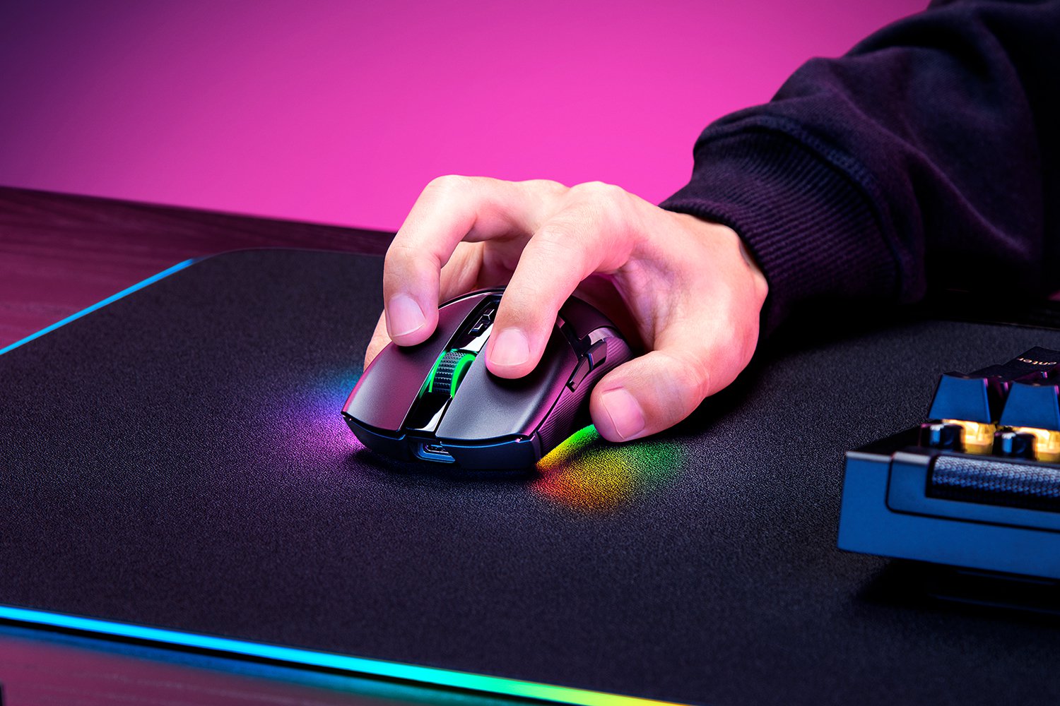 RAZER COBRA PRO WIRED/WIRELESS GAMING MOUSE